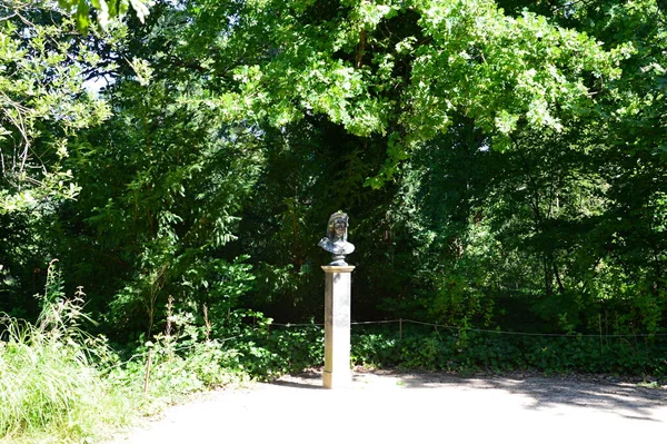 Статуя Історичному Замку Парку Шарлоттенбург Берліні Столиця Німеччини — стокове фото
