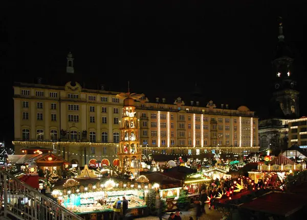 2013年12月 萨克森首府德累斯顿的圣诞节 — 图库照片