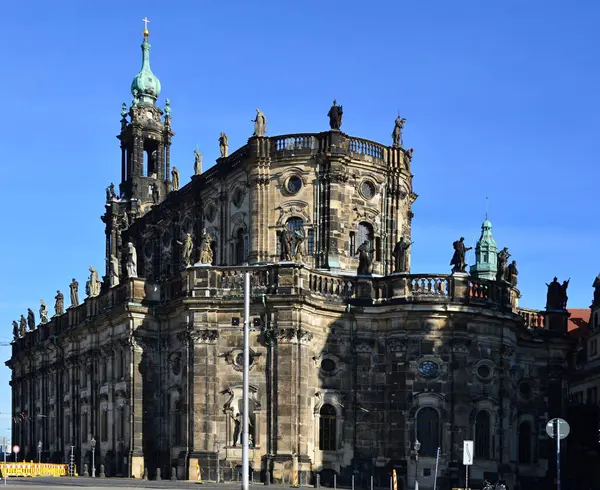Saksonya 'nın başkenti Dresden' deki Kale 'deki tarihi kilise.