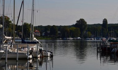 Marina, Havel nehrinde, Pichelsdorf mahallesinde, Spandau, Berlin, Almanya 'nın başkenti.