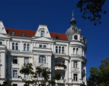 Almanya 'nın başkenti Berlin' deki Wilmersdorf Mahallesi 'ndeki Bundesplatz Meydanı' ndaki tarihi bina.