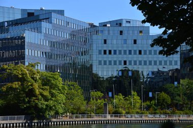 Komşu Moabit 'teki Ricer Spree Panorama, Berlin' deki Tiergarten, Almanya 'nın başkenti