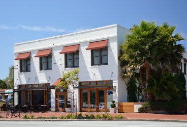 Santa Barbara, Kaliforniya 'daki Pasifik iskelesinde.