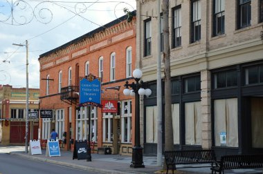 Tampa, Florida 'daki Ybor City Mahallesi Sokak Sahnesi