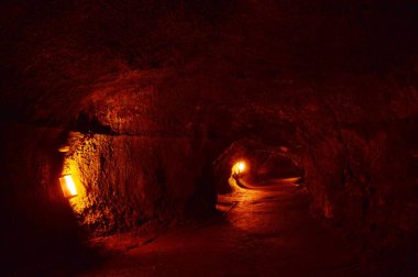 Hawaii, Büyük Ada 'daki Volkanik Volkanlar Ulusal Parkı' nda Lav Kanalı