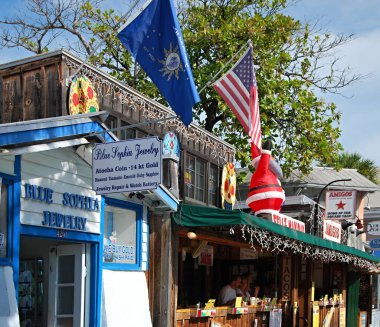 Florida Keys 'in Key West caddesinde sokak manzarası