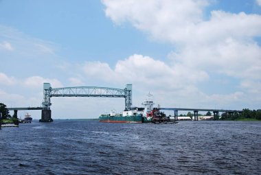 Nehirdeki gemi Wilmington, Kuzey Carolina 'da.
