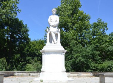 Berlin 'deki Büyük Tiergarten Park' taki heykel, Almanya 'nın başkenti.