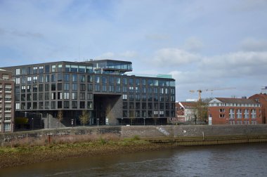 Hanse City Bremen 'deki Weser Nehri' nde gezinti.