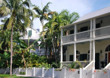 Florida Keys 'in Key West caddesinde sokak manzarası