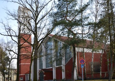 Berlin 'deki Grunewald Mahallesindeki Modern Kilise, Almanya' nın başkenti