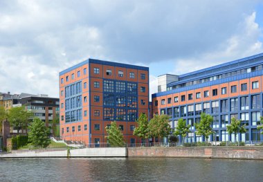 Berlin 'deki Moabit mahallesindeki River Spree Panorama, Almanya' nın başkenti.