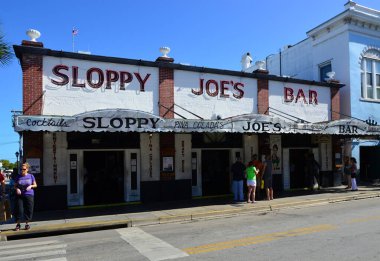 Florida Keys 'te Key West' teki Sloppy Joes Bar.