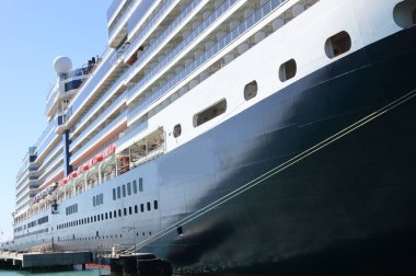 Florida Keys 'teki Key West Limanı' nda bir yolcu gemisi.