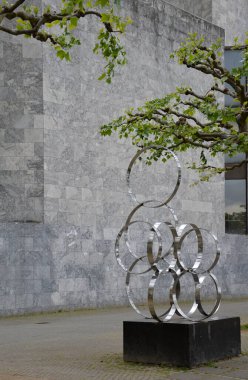 Ren Nehri 'ndeki Park' taki Ren heykelinin başkenti Ren Diyarı 'dır.