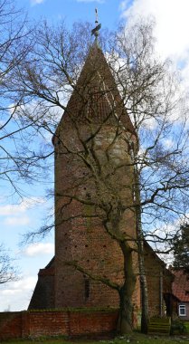 Kasabadaki tarihi Annen Kilisesi Westen, River Aller, Aşağı Saksonya