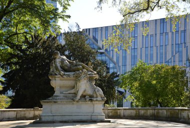 Şehir merkezindeki Duesseldorf Park, Kuzey Ren 'in başkenti - Vestfalya
