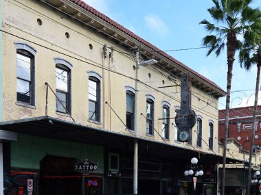 Tampa, Florida 'daki Ybor City Mahallesindeki Tarihi Bina