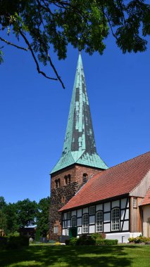 Gilten köyündeki Pauli Kilisesi, Aşağı Saksonya