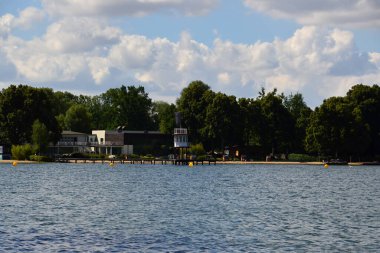 Hannover 'daki Maschsee Gölü Panorama, Aşağı Saksonya' nın başkenti.