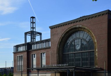 Schleswig-Holstein 'in başkenti Kiel' deki Merkez Demiryolu İstasyonu.