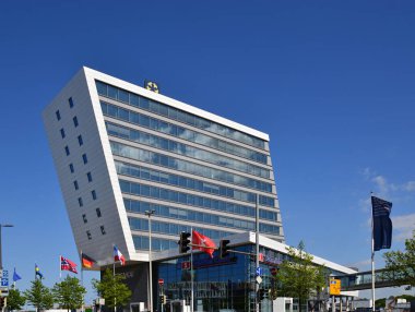 Schleswig-Holstein 'in başkenti Kiel Limanı' ndaki Modern Bina