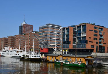 Hanse şehrinin Hamburg semtindeki Hafen şehrinde tarihi gemiler