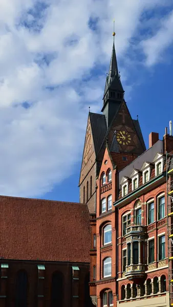 Aşağı Saksonya 'nın başkenti Hannover' daki tarihi pazar kilisesi.