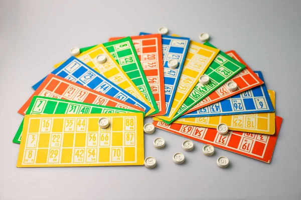 Retro Schäbigen Lotto Bingo Bunte Regenbogenfarbe Mit Zahlen Auf Karten — Stockfoto