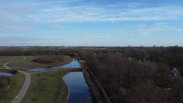 Şehir ve nehir, Hollanda.