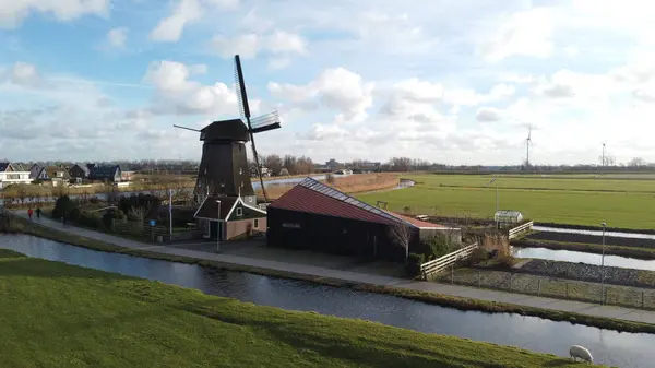 Hollanda 'daki yel değirmenleri