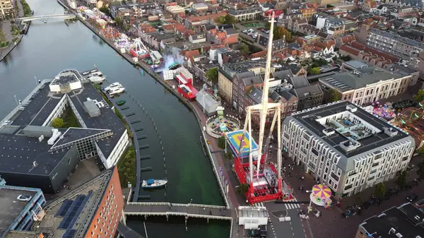 Fuar sırasında Alkmaar şehrinin hava manzarası