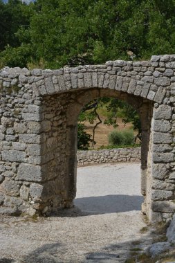 Parktaki antik taş kemer