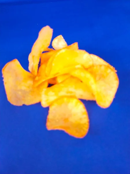 Żółty Chipsy Cassava Pyszne Słodkie Niebieski Begron — Zdjęcie stockowe