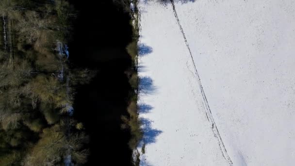 Повітряні Кадри Пролітають Над Річкою Ворф Північний Йоркшир Сніжний Зимовий — стокове відео