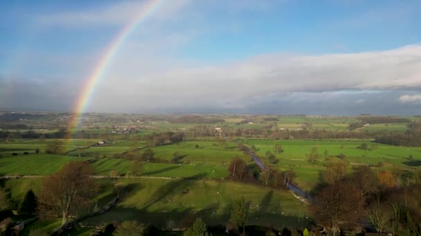 Imagens Drones Sobrevoar Aldeia Swaledale East Witton Yorkshire Dales Imagens — Vídeo de Stock