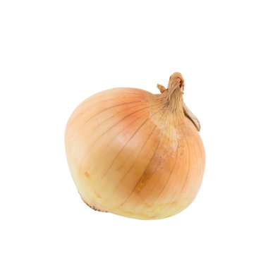 Beyaz arkaplanda soğan izole edildi