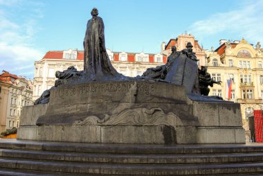 Jan Hus, Prag 'da keşfedilebilecek Protestan Reformunun kışkırtıcısı.