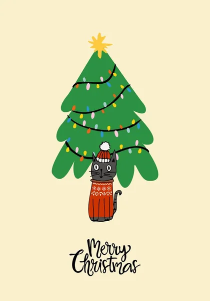 サンタの帽子と醜いセーターを着てかわいい猫とのグリーティングクリスマス面白いカード 手書きフォントやお祝いの木とメリークリスマスの碑文 手描き休日フラットベクトルイラスト — ストックベクタ