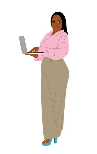 现代黑人商业女性与笔记本电脑 漂亮的非洲裔美国女孩穿着时髦的办公室服装在电脑上工作 基于白人背景的女性卡通人物向量 — 图库矢量图片