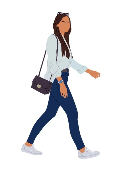 女孩一边走一边看 穿着街头时尚休闲装 牛仔裤 白衬衫 手袋运动鞋的现代女性 在白色背景上孤立的矢量真实感说明 — 图库矢量图片
