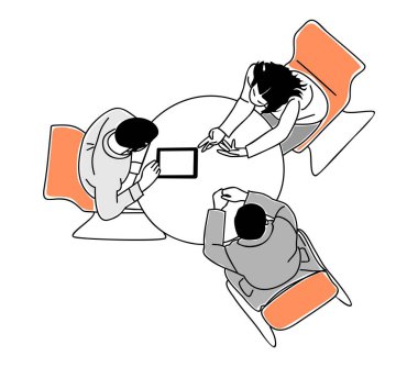 Üç kişi ortada tabletle bir masanın etrafında oturuyor. Hepsi tablete bakıyor, muhtemelen bir şeyler tartışıyorlar. Sahne işbirlikçi ve odaklanmış takım çalışmasıdır. Vektör izole edildi.