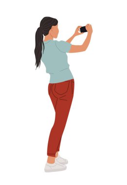 Sıradan giyinmiş, dikiz aynasından bakan, elinde telefon tutan ve fotoğraf çeken genç bir kadının vektör çizimi. Seyahat, yaşam tarzı, fotoğrafçılık ve modern şehir hayatı kavramları için mükemmel.. 
