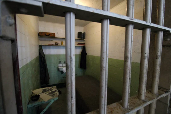 旧金山Alcatraz的单人牢房 — 图库照片
