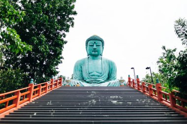 Kamakura Daibutsu 'nun Büyük Buda' sı Tayland Tapınağında - Wat Doi Prachan Mae Tha, Lampang Tayland Seyahat Simgesi.