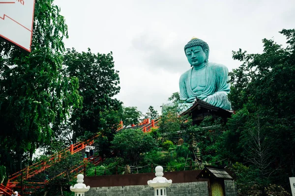 在泰国寺庙的大佛Kamakura Daibutsu Wat Doi Prachan Mae Tha Lampang Thailand Travel — 图库照片