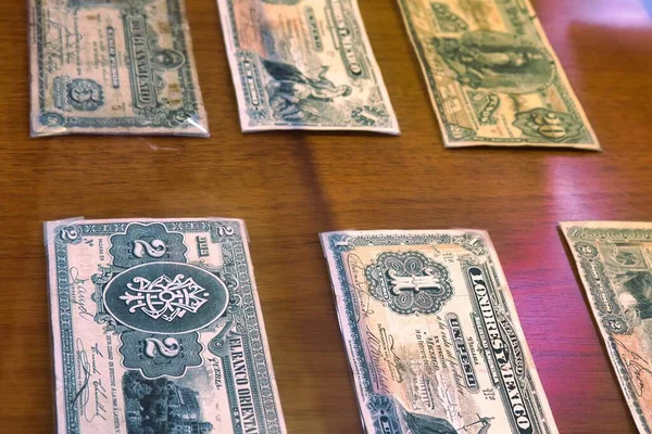 Londra ve Meksika 'dan eski bir banknot.