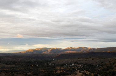 Victoria Guanajuato Meksika 'daki Sierra Gorda dağlarında bir bulut dalgası.