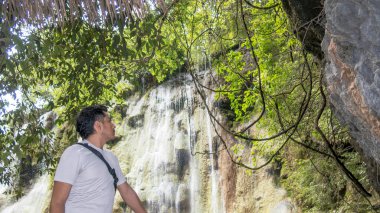 Atzala ve Taxco, Guerrero 'daki Pozas Azules Şelaleleri' ni araştırıyoruz.