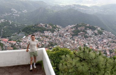Atzala ve Taxco, Guerrero 'daki Pozas Azules Şelaleleri' ni araştırıyoruz.